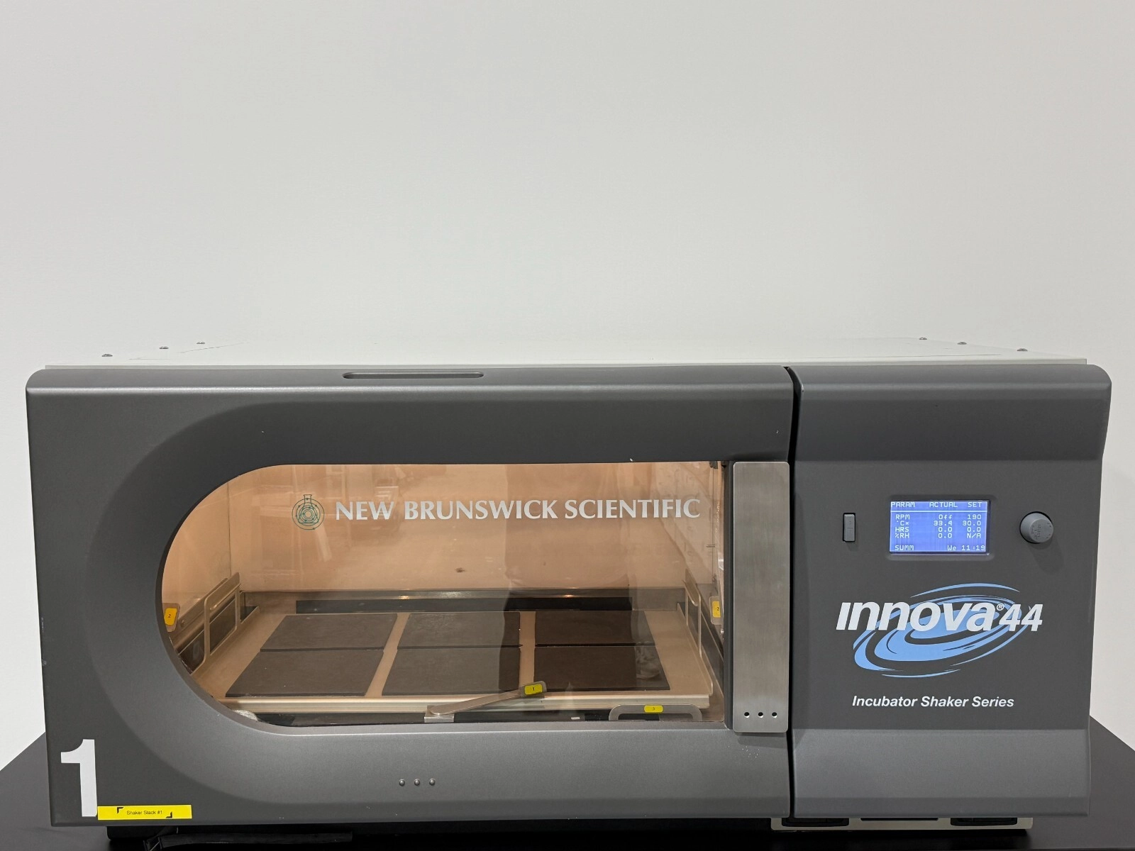 New Brunswick Scientific Innova 44R Refrigerated i