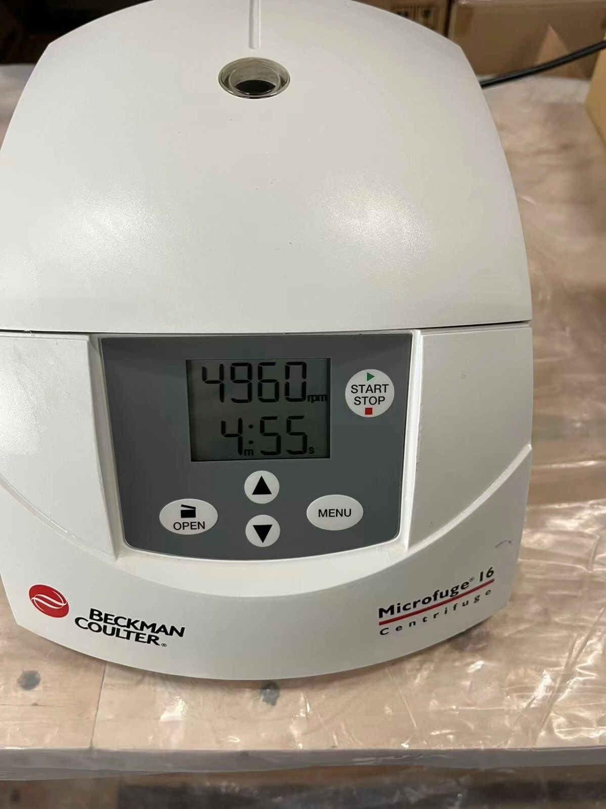 Beckman Coulter Microfuge 16 centrifuge with rotor