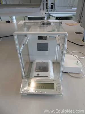 Lot 226 Listing# 878259 Mettler Toledo AT 201 DeltaRange Analytical Balance with Power Supply