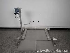 Lot 313 Listing# 1024614 Mettler Toledo 2888 Floor Scale with IND570 Weight Indicator