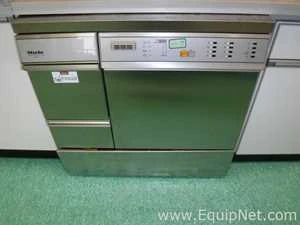 Lot 202 Listing# 870986 Miele G7783CD Lab and Parts Washer