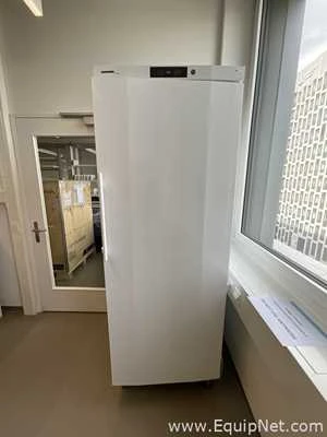 Lot 205 Listing# 952580 Liebherr GKV6410 663 Litre Upright Laboratory Refrigerator
