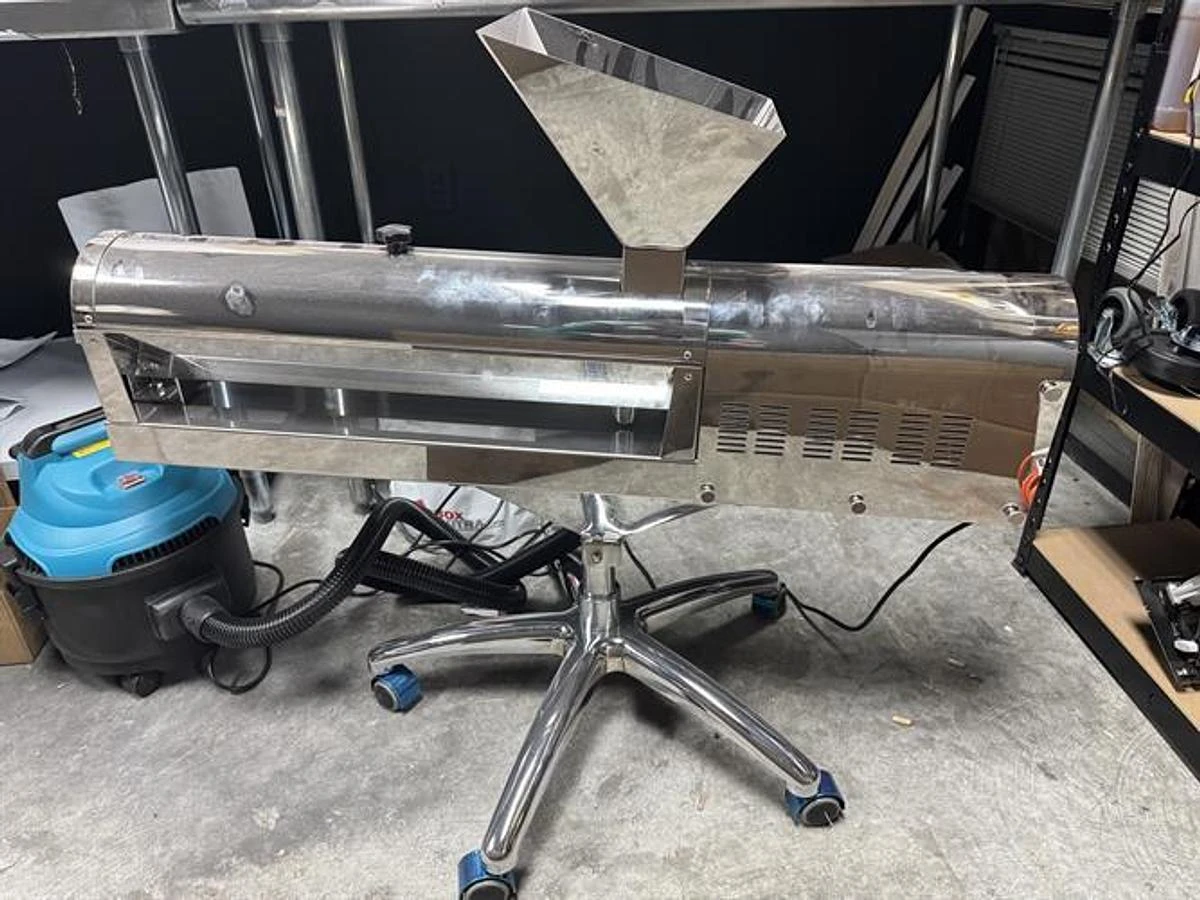 LFA model 7000 Capsule Polisher