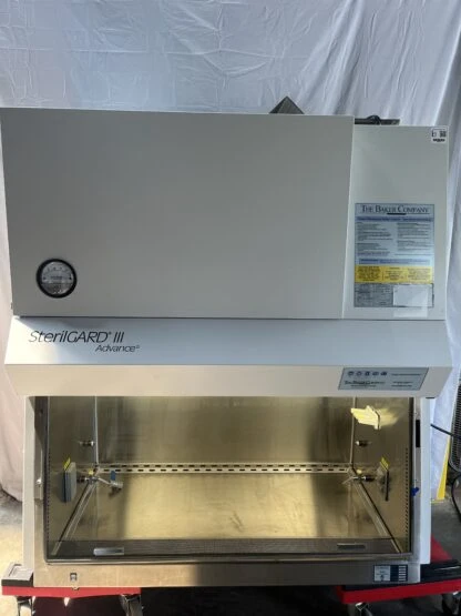 Baker SG403 SterilGARD III Advance 4&prime; BSC No UV Light