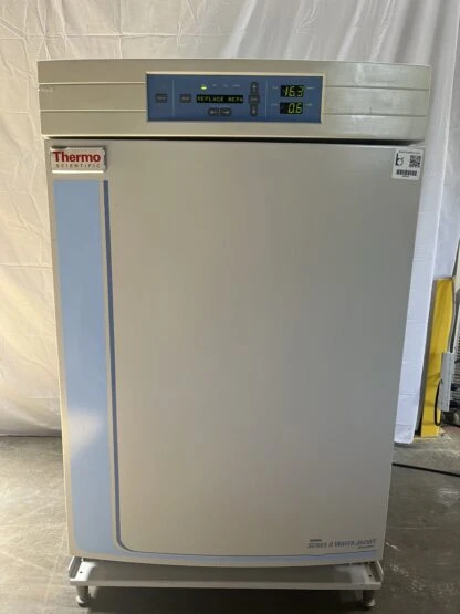 Thermo Fisher Scientific 3110 Water-Jacketed CO2 Incubator Forma Series II