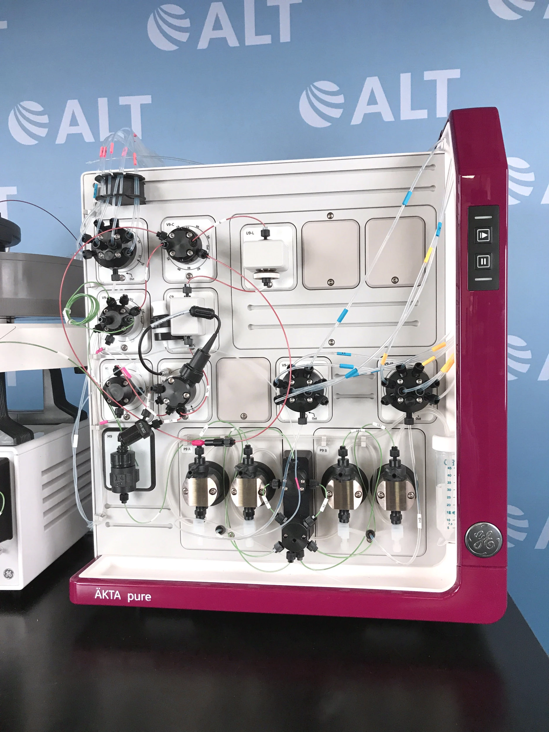 GE Healthcare Life Sciences  AKTA Pure 25 L Purification System