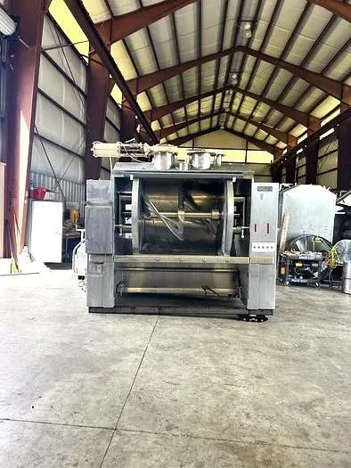 PEERLESS Twin Tilt Single Arm Dough Mixer Model SD9. 2800 LB Mixer.