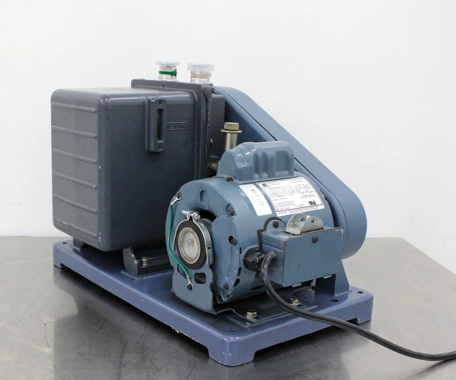 Welch Duoseal Vacuum Pump 1402 Pump - 3377478