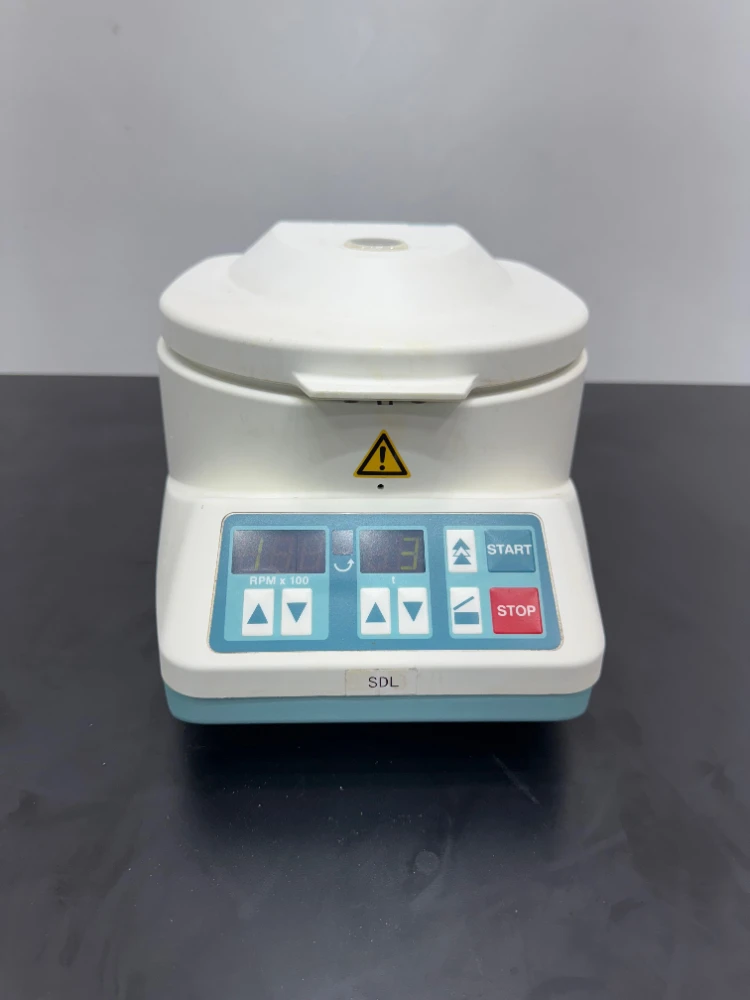 Hettich 2004-01 Centrifuge