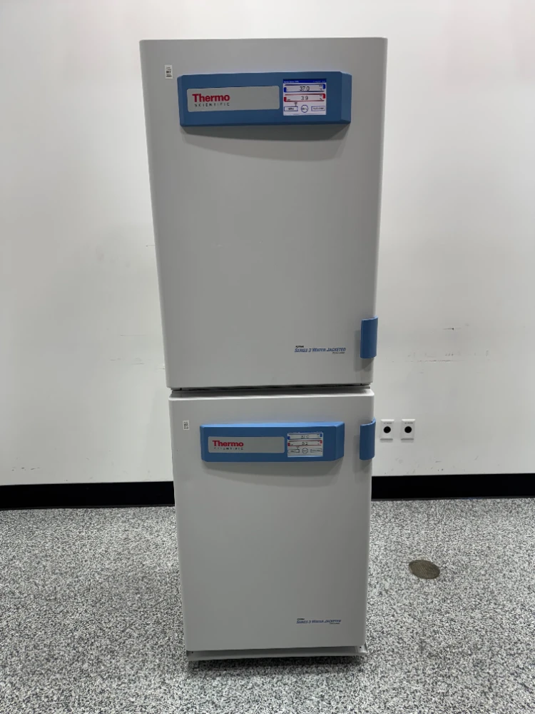 Thermo Forma Series 3 Water Jacketed Double Stack CO2 Incubator