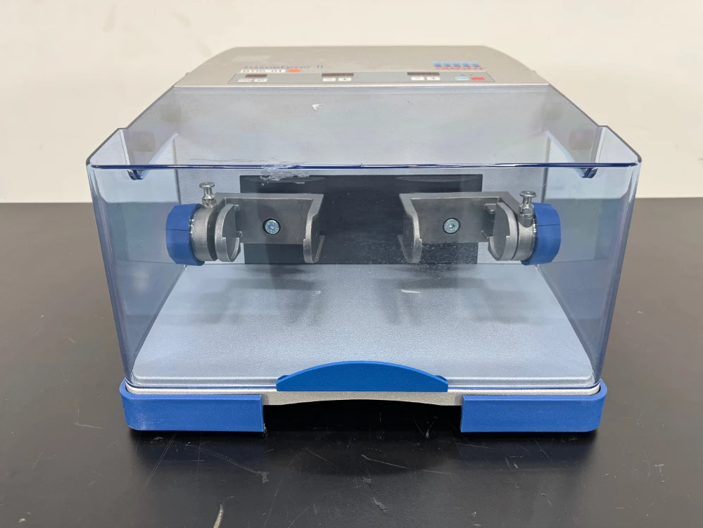 Qiagen TissueLyser II Sample Disruptor Homogenizer