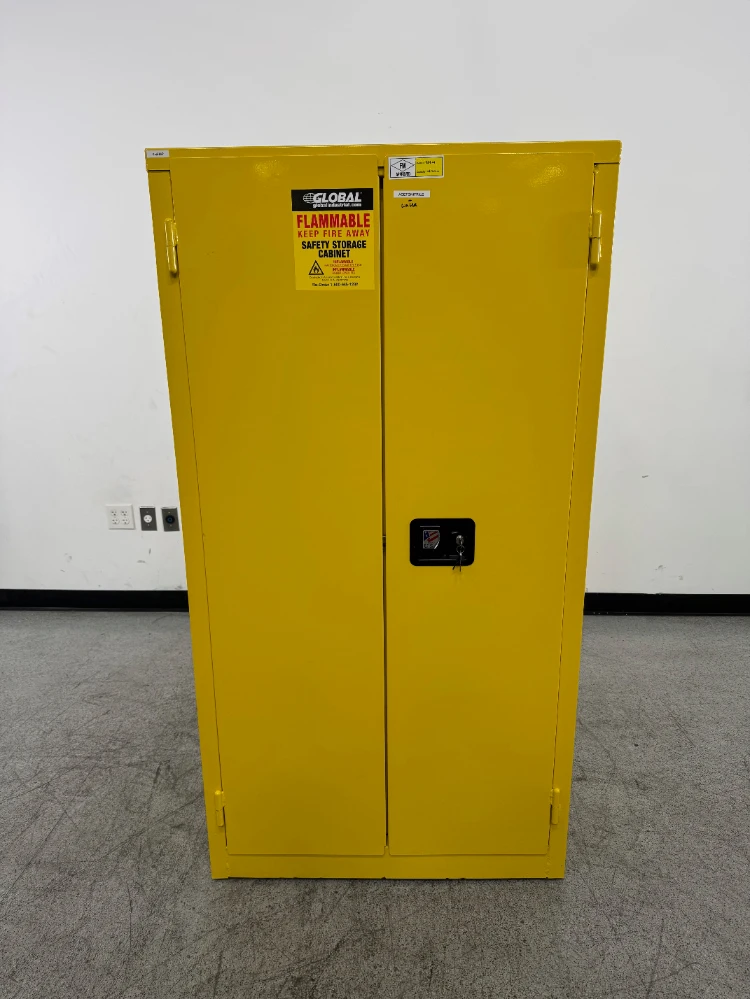 Global Industrial Flammable 44G Safety Storage Cabinet