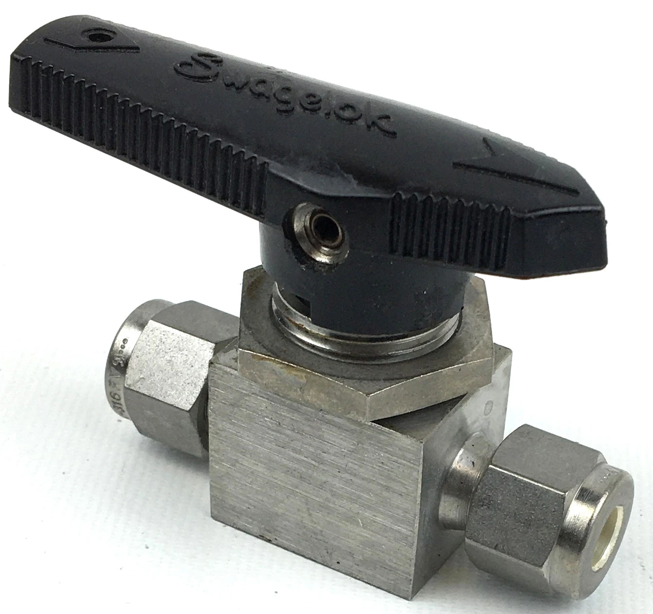 Swagelok Whitey SS-43GS4 Straight 2-Way Ball Valve (1/4" Fitting)
