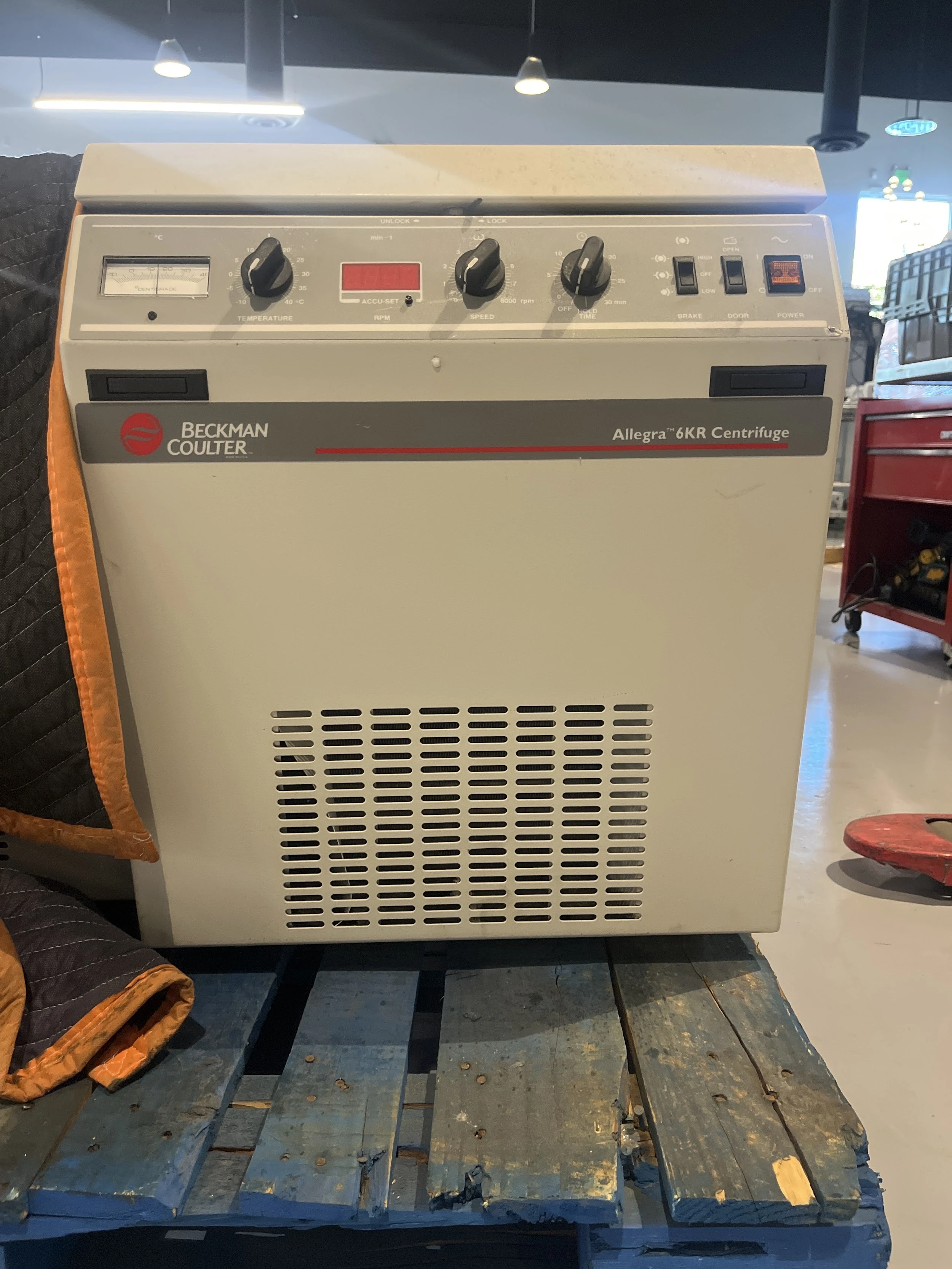 Beckman Allegra 6KR Centrifuge 8000 RPM With GH 3.8 Rotor &amp; 4 Buckets