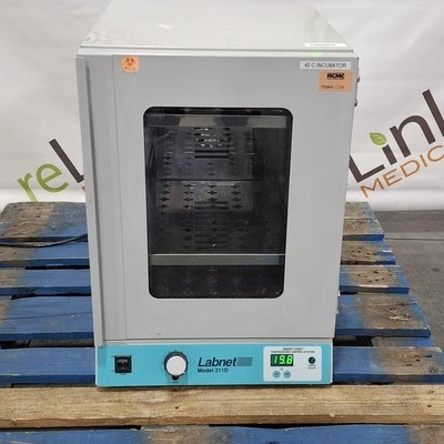 Labnet 211-D Incubator