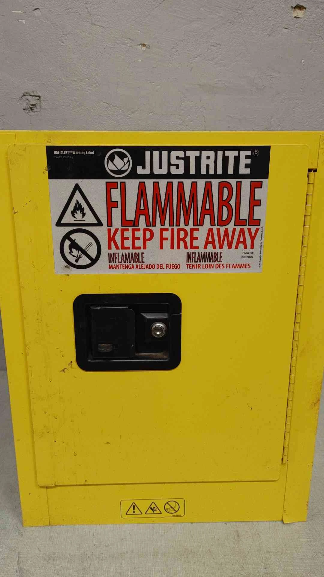 17" JustRite Sure-Grip EX Flammable Liquid Storage Cabinet 4 G 15 L