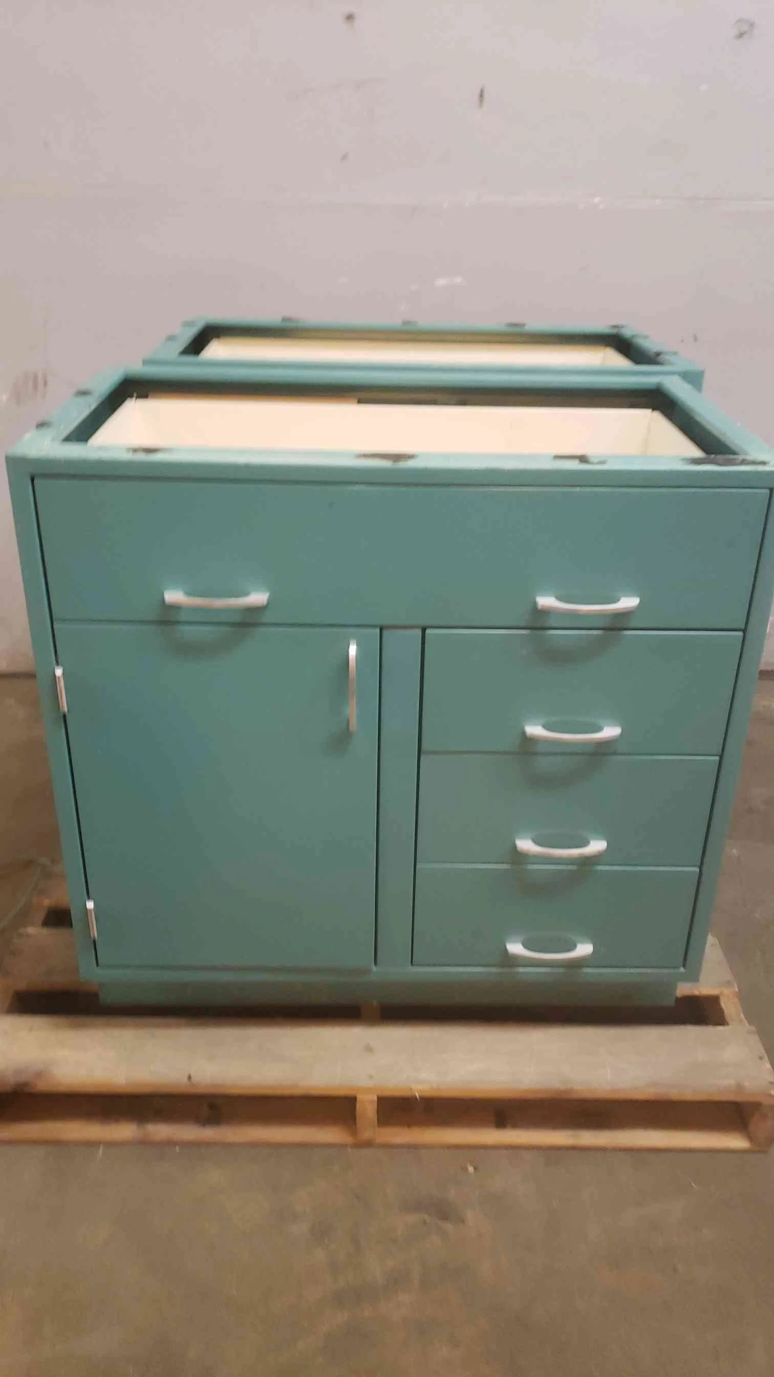 3' Kewaunee Mixed Casework (SKU: 109302)