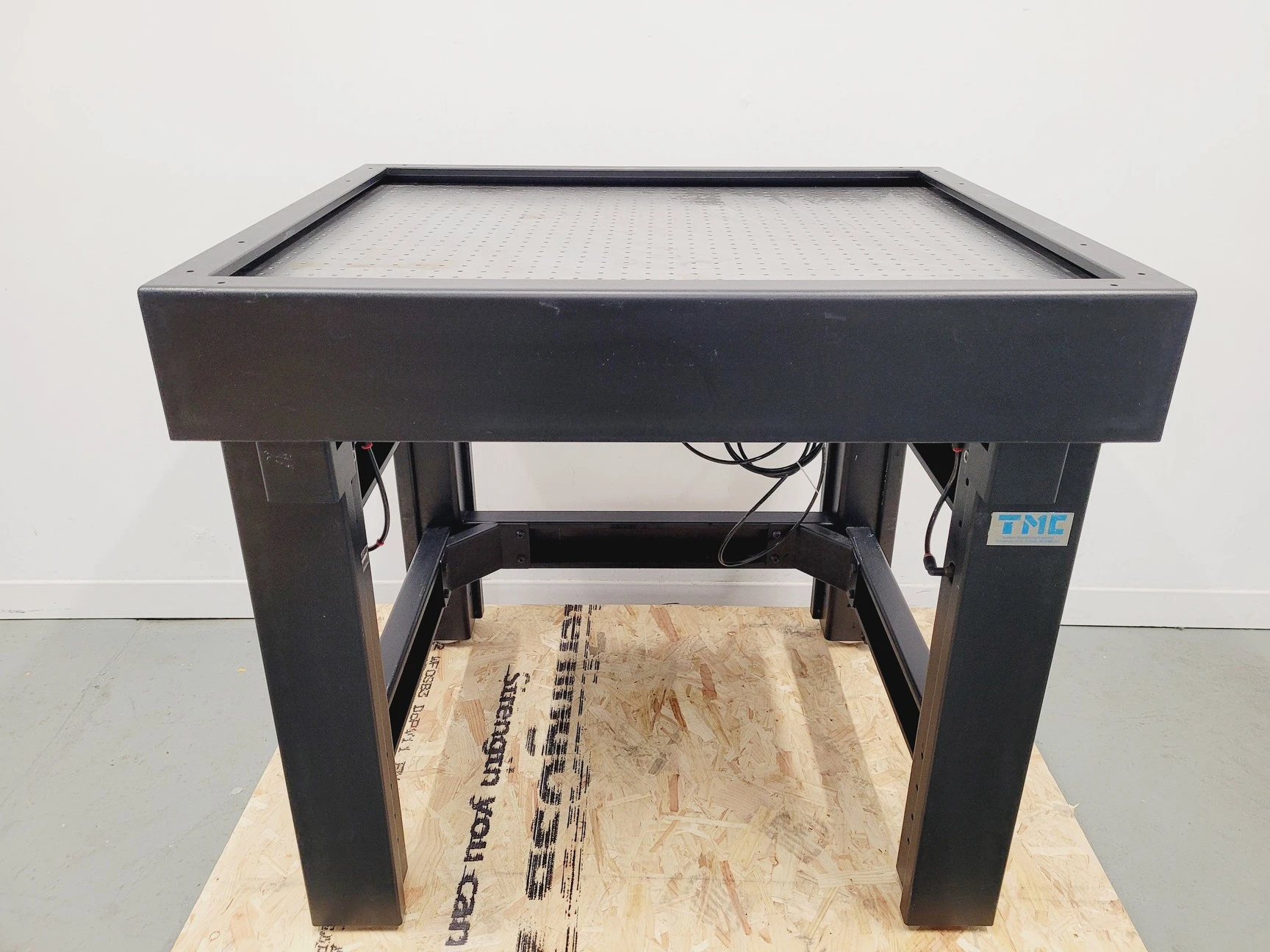 TMC Optics Active Vibration Isolation Table  Model: 63-530 Metric