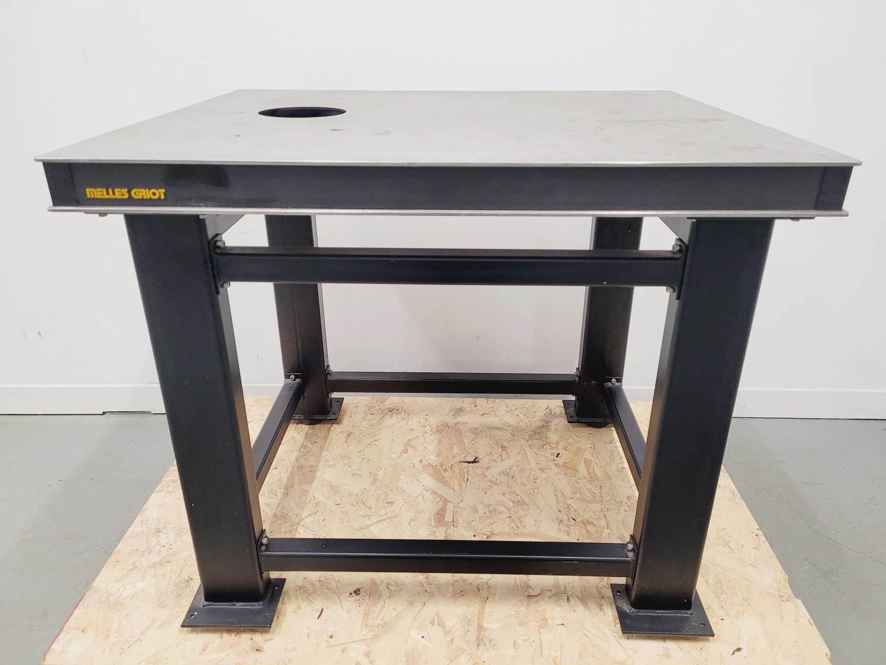 Melles Griot Anti Vibration Isolation Optical Table 90 x 75cm