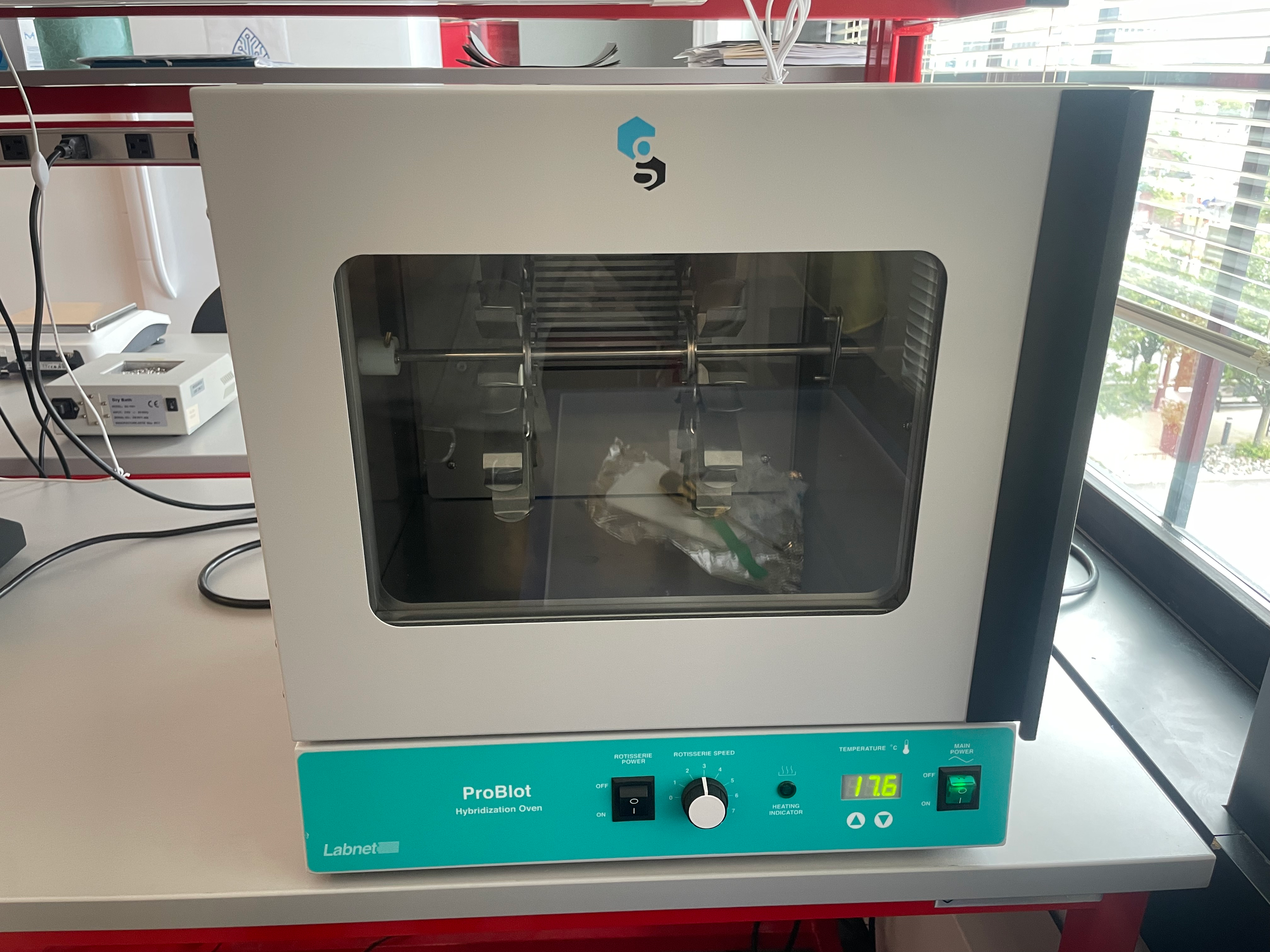 Labnet ProBlot L12 Hybridization Oven – Holds 12 Bottles, Tested & Clean