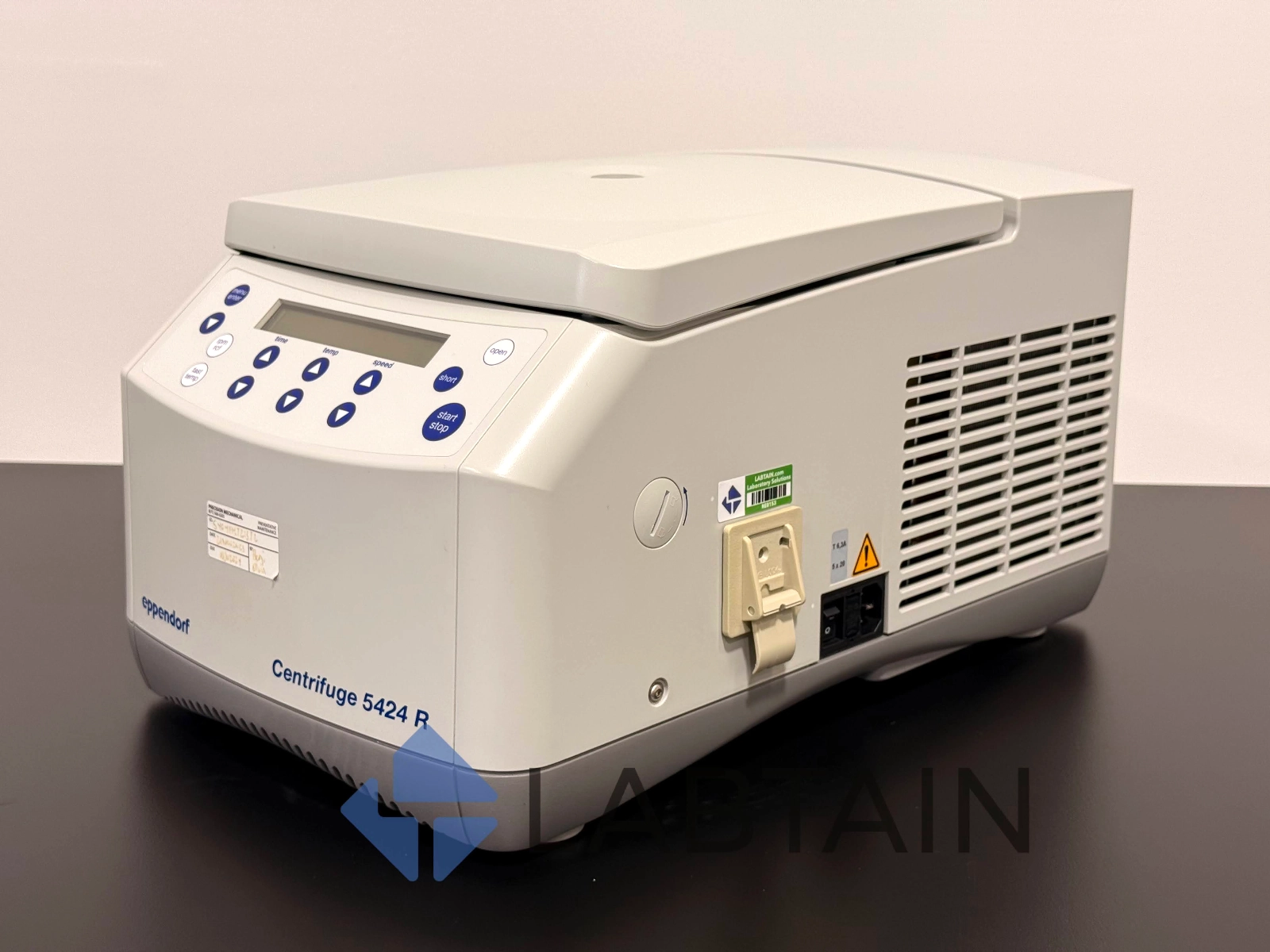 Eppendorf 5424R Refrigerated Centrifuge w/ FA-45-2