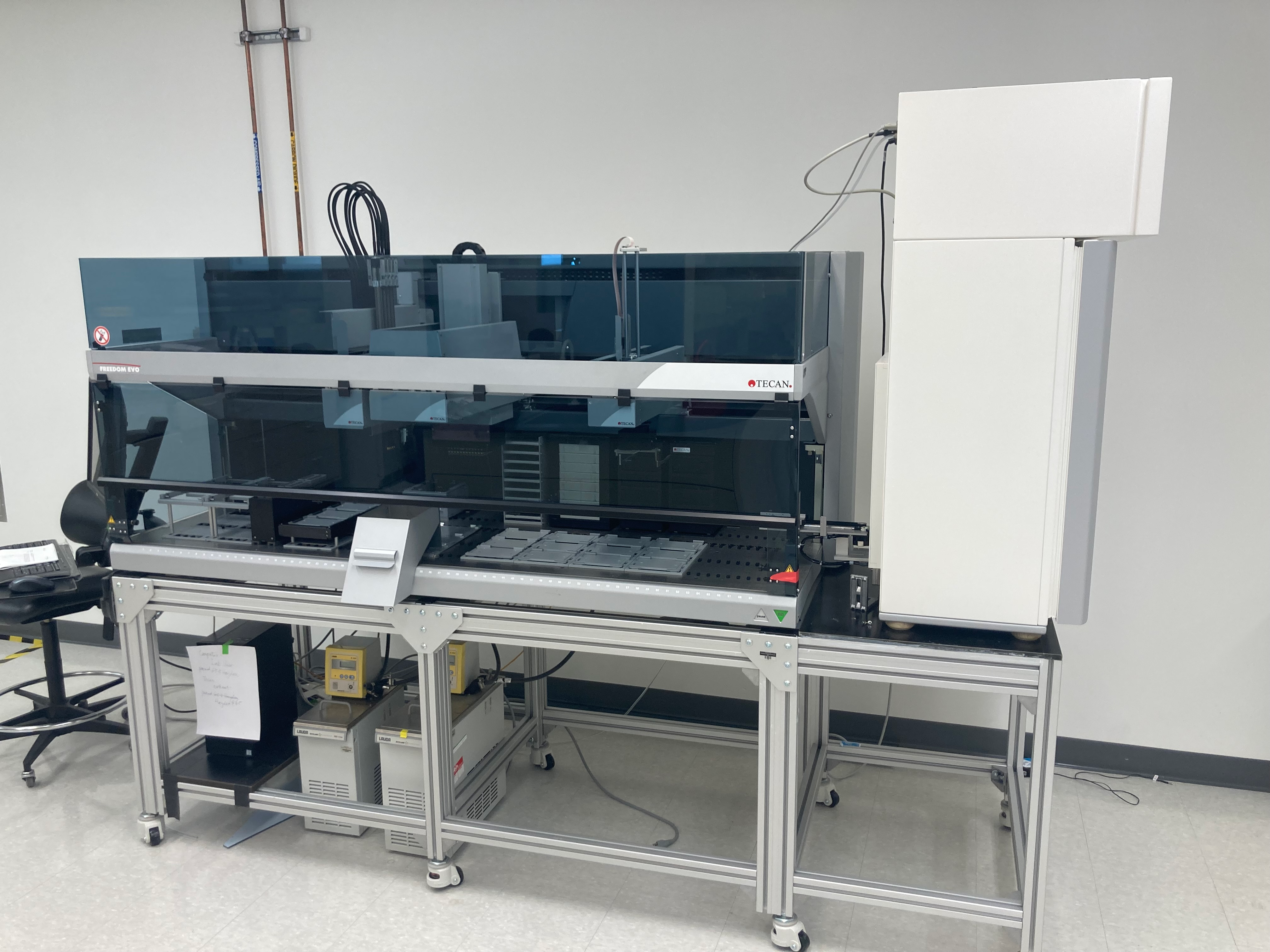 Tecan Freedom EVO 2 200 Dual ARM Liquid Handler REF 30020020 with LICONIC ICBT Incubator