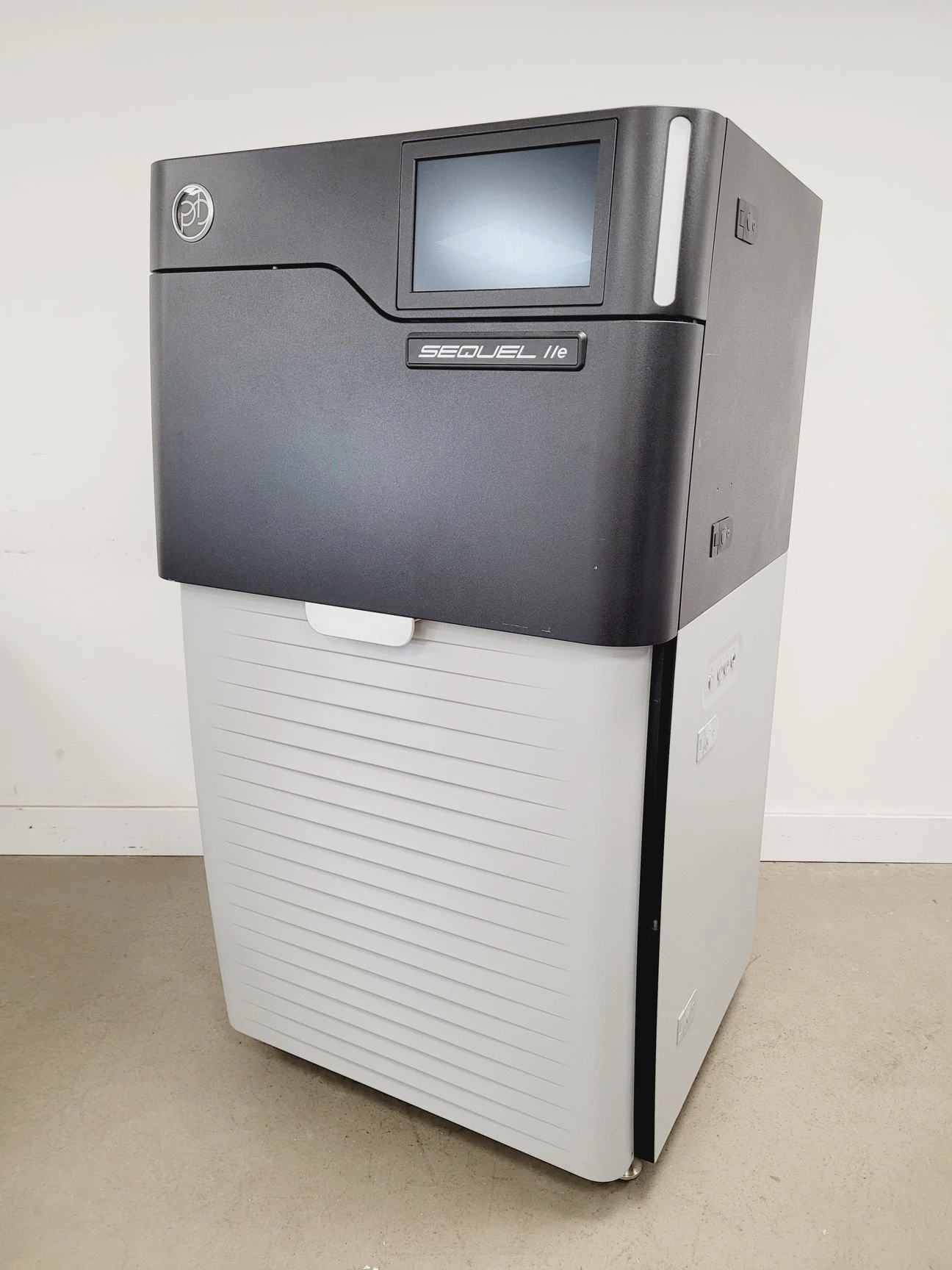 PacBio Sequel II IIe Next Generation Sequencing (NGS) System Lab