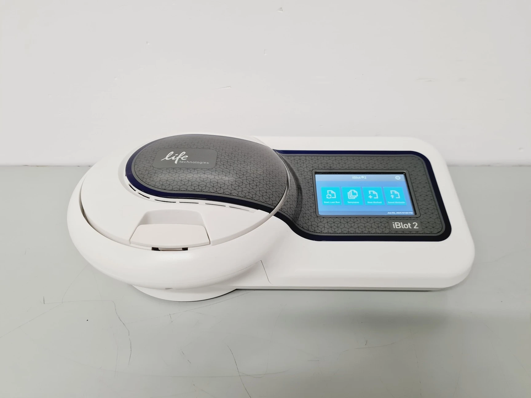 Life Technologies Type iBlot 2 Gel Transfer Device