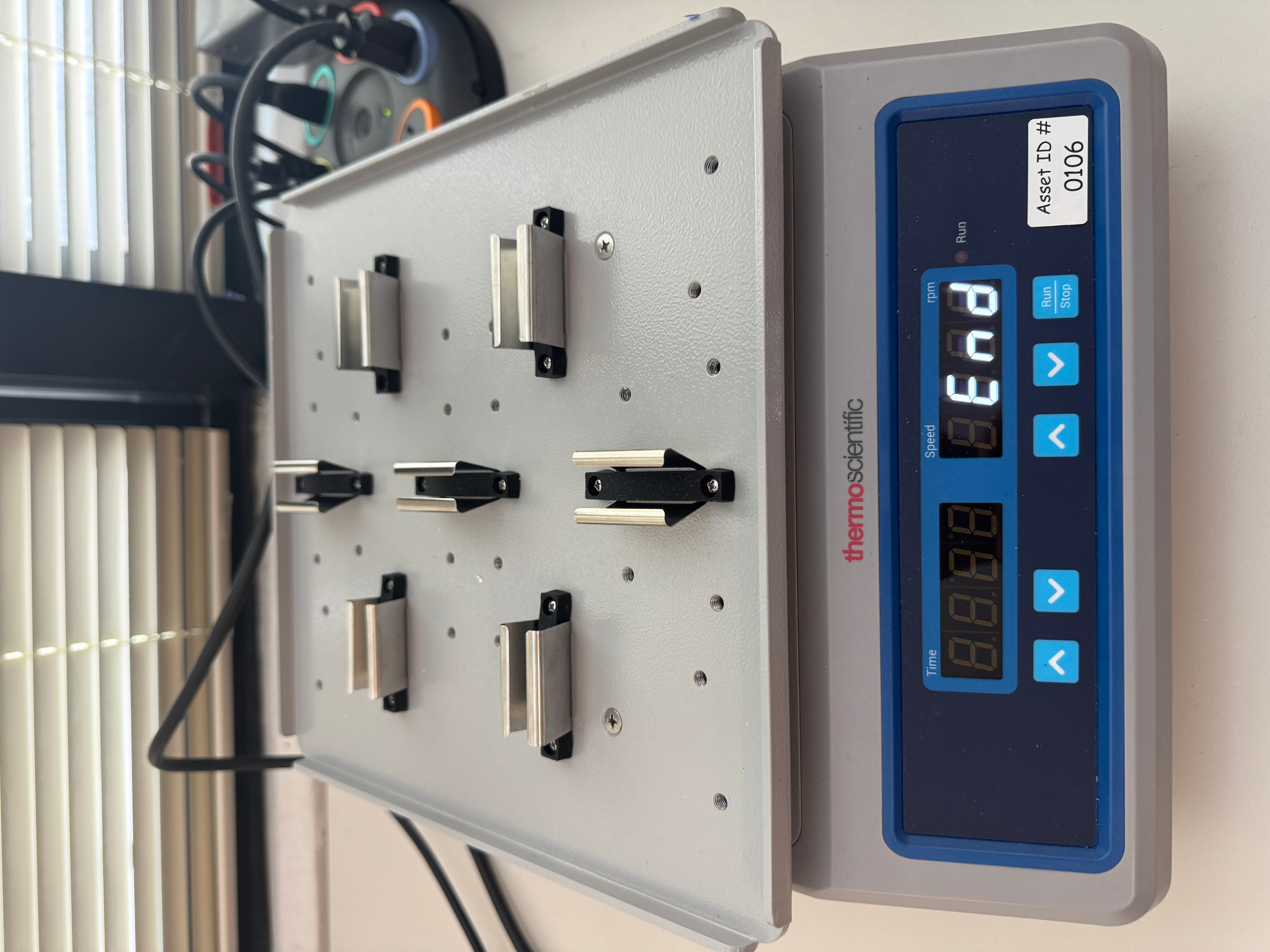 ThermoFisher Microplate Shaker 