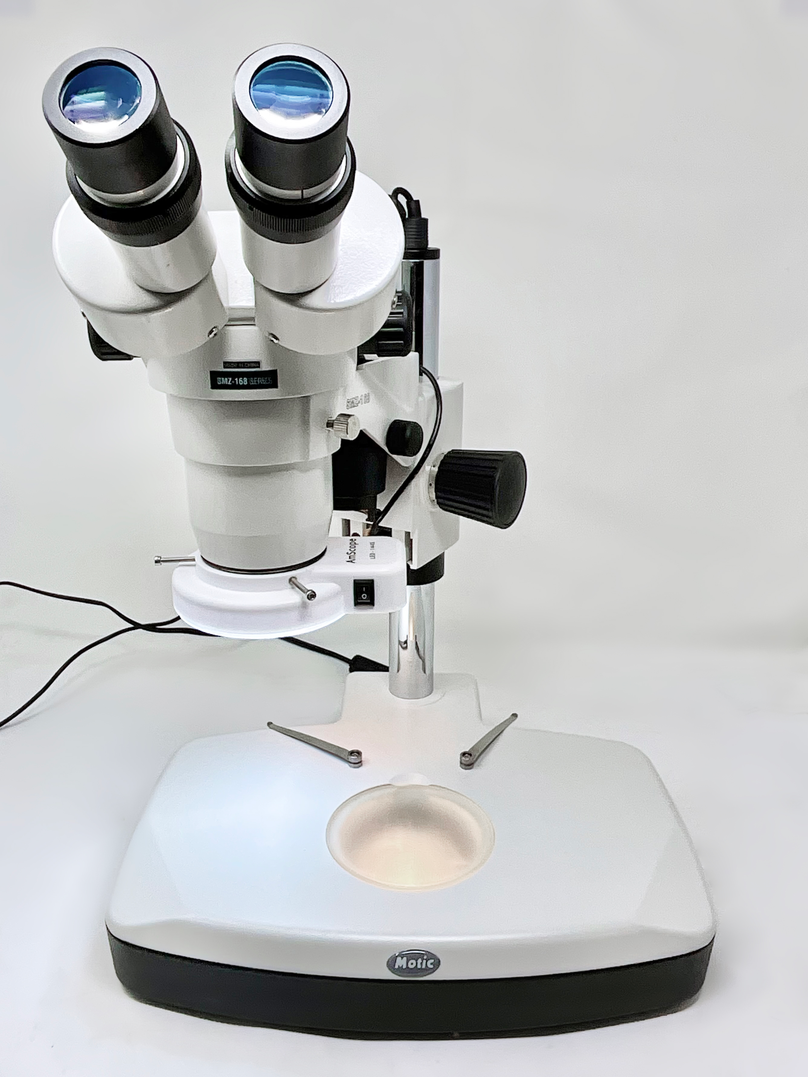 Motic SMZ-168 Stereo Zoom Microscope w/ AmScope LED-144S Light