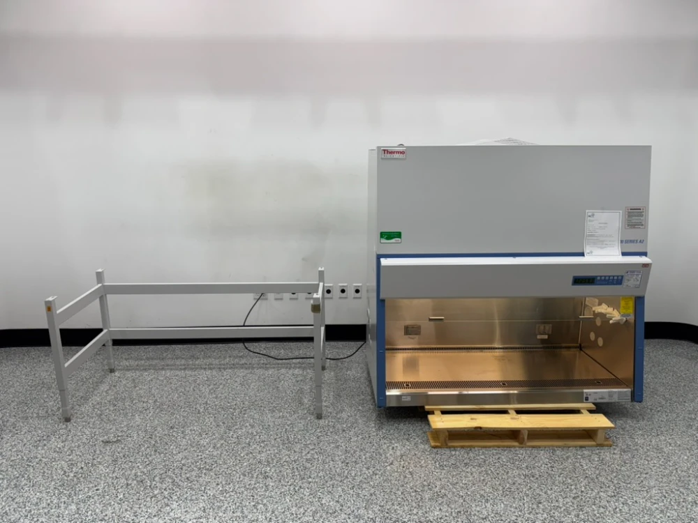 Thermo 1300 Series A2 5' BioSafety Cabinet