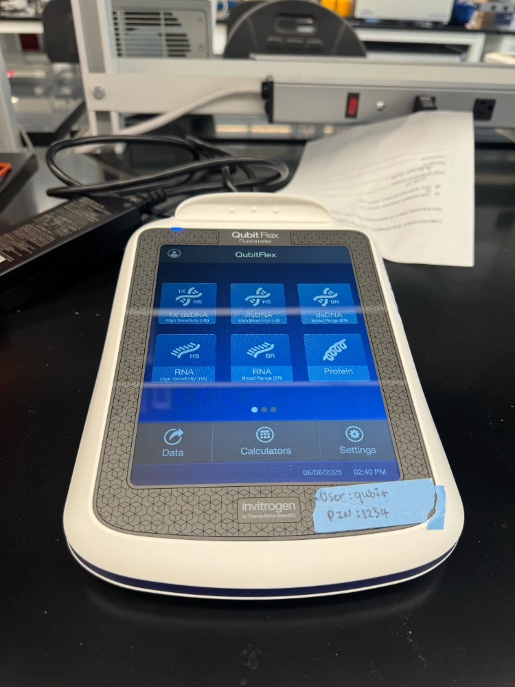 Invitrogen Qubit Flex Fluorometer | LabX.com