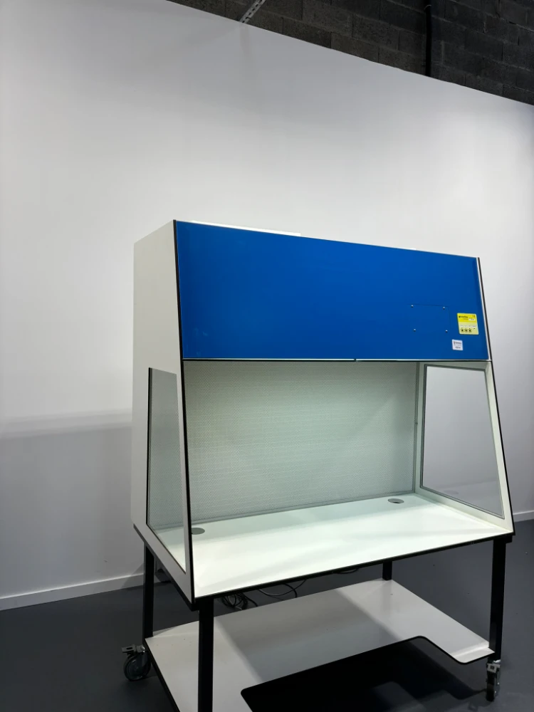 Interflow IF/CF 76 152 special Laminar Air Flow cabinet | LabX.com