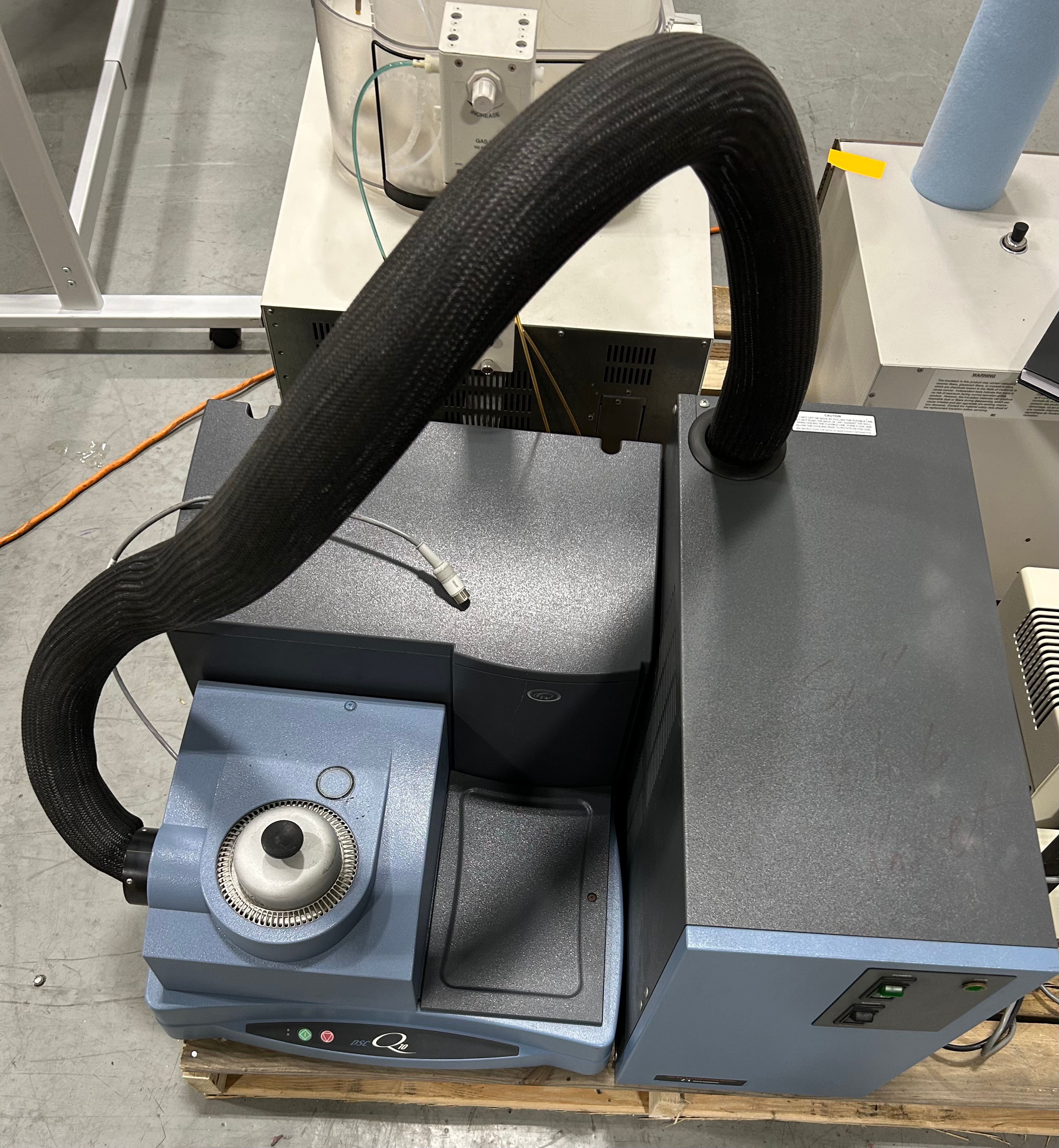 TA Instruments Q10 Differential Scanning Calorimeter (Model FC100AX0TA)