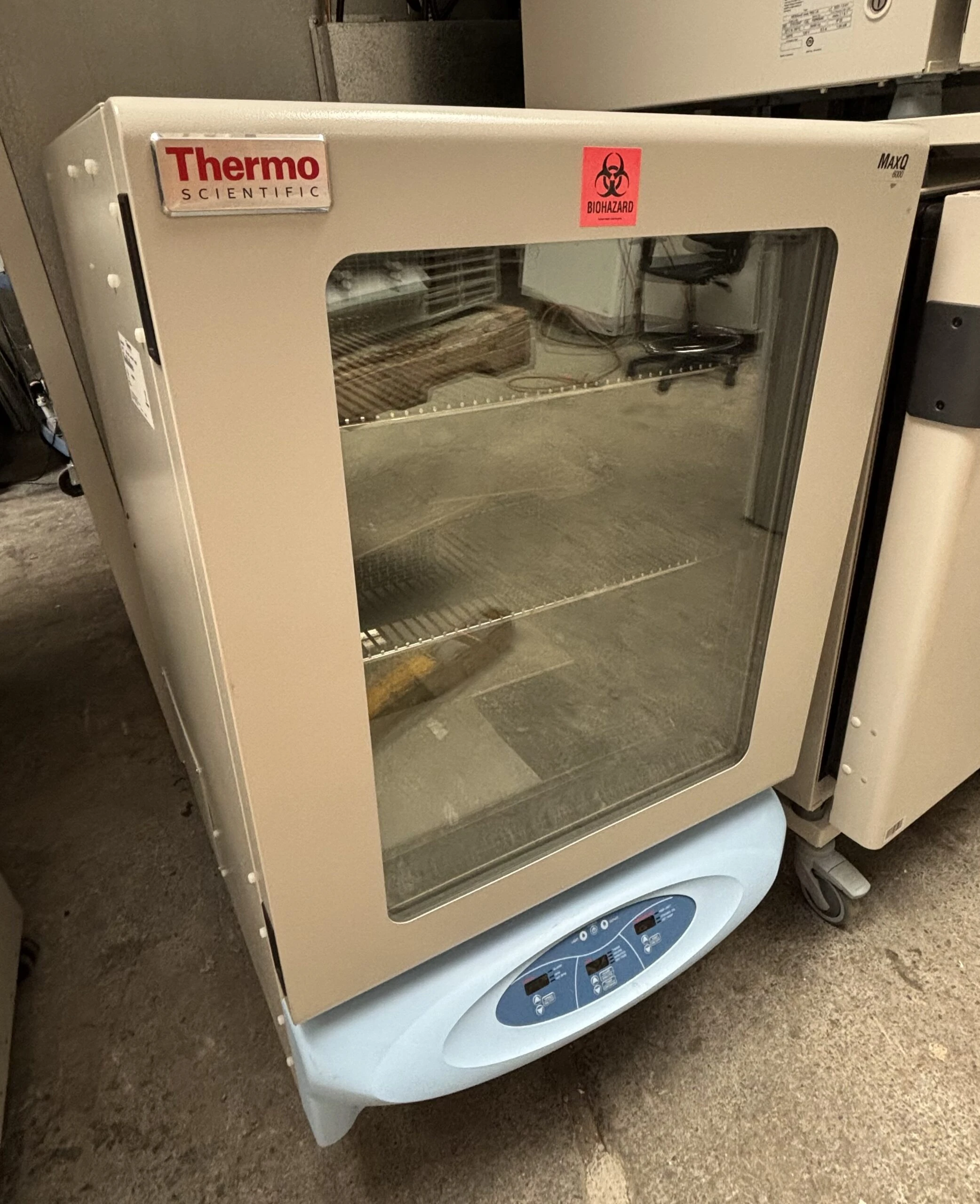 Thermo Scientific MaxQ 6000 (SHKE6000-7) Shaking Incubator