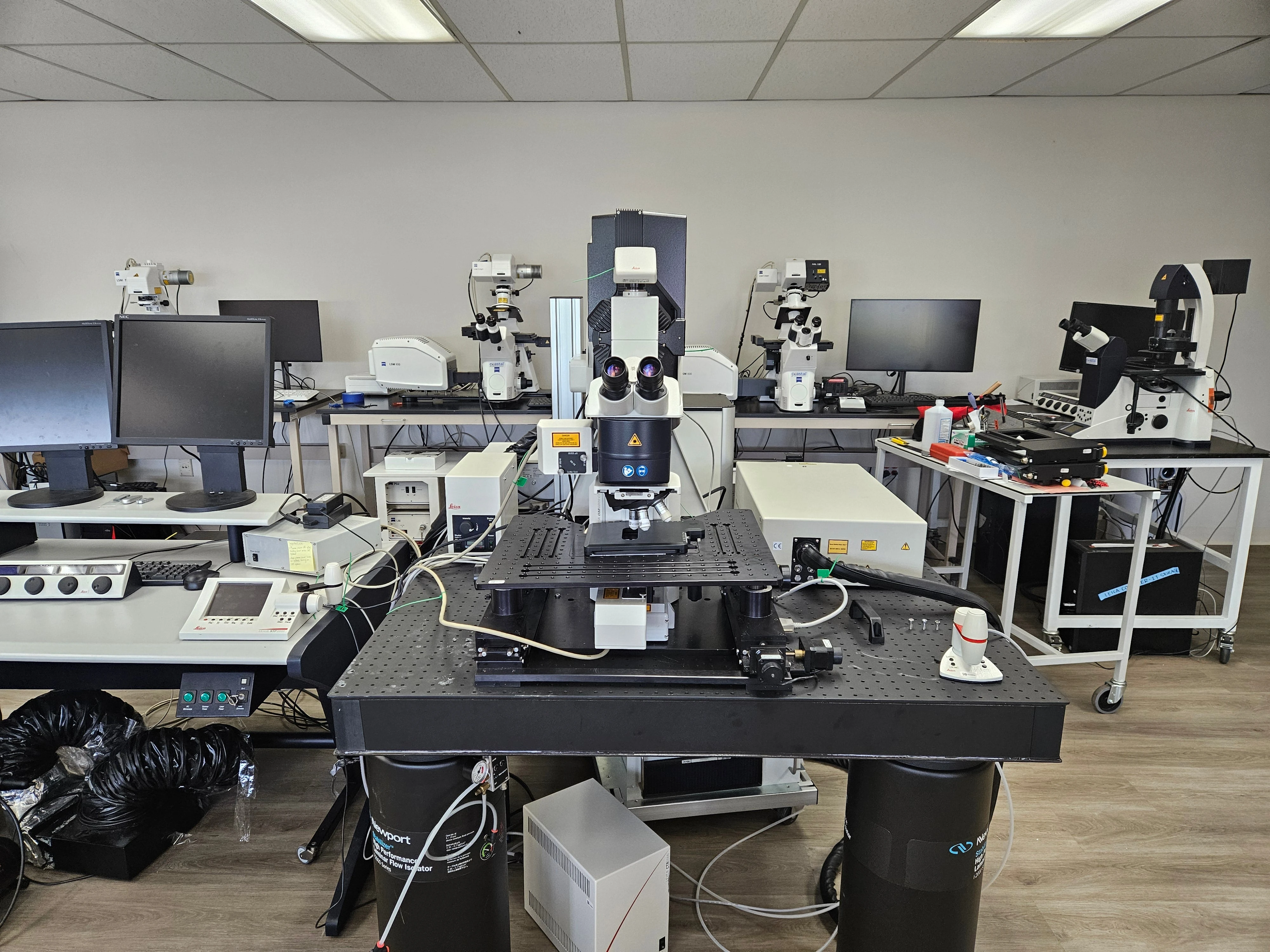 Leica TCS SP5 II Laser Scanner w/ DM6000 CFS Upright Fluorescence Microscope