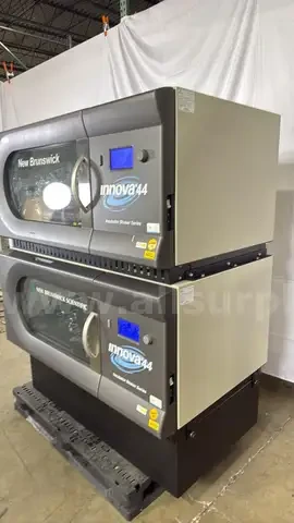 New Brunswick Innova 44R Refrigerated Incubator Shaker Dual Stack