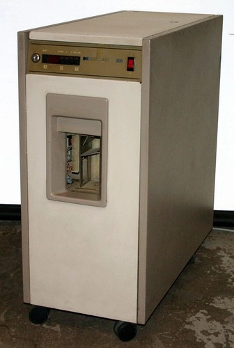 DATA CARD CORPORATION CARD PRINTER, MODEL 300