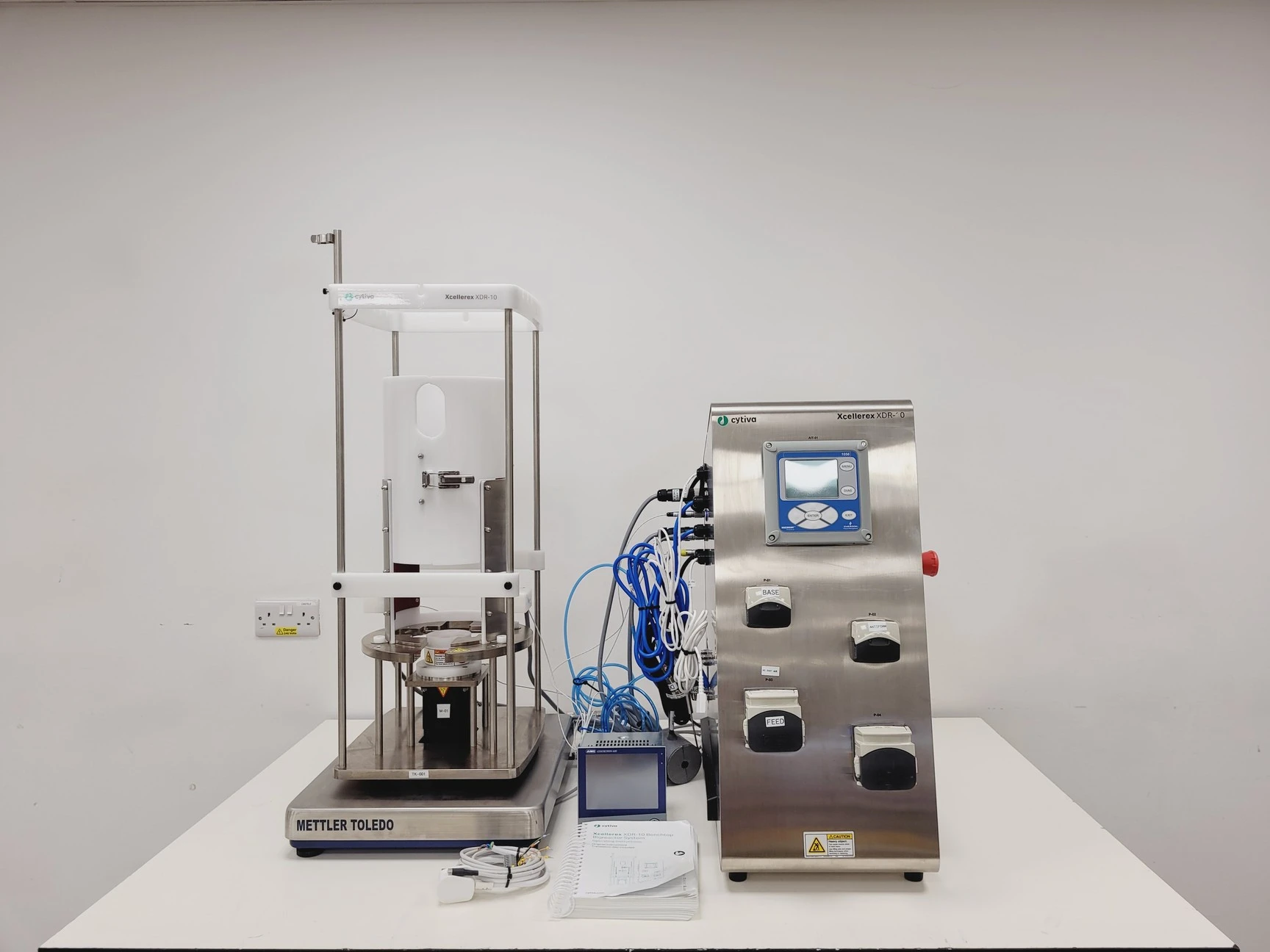 Cytiva Xcellerex XDR-10 MASTER MAX Benchtop Bioreactor System Lab
