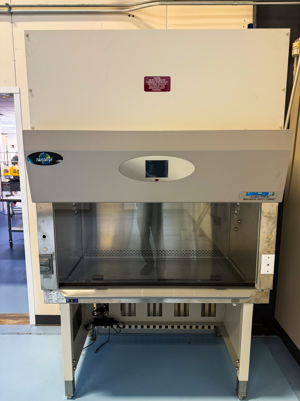 Biosafety Cabinet Lab Hood Class II Type B1 by Nuaire