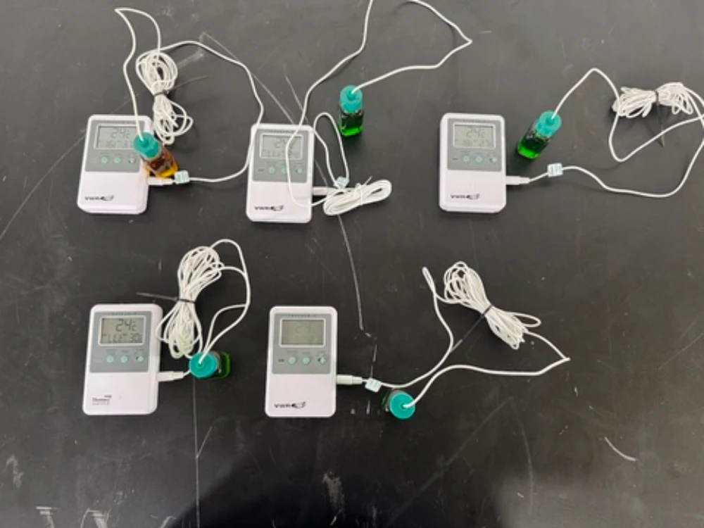 VWR Traceable Digital Thermometers - Quantity 5