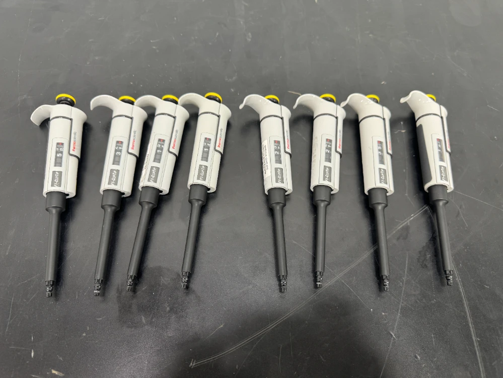 Thermo Fisher F1-ClipTip Single Channel Manual Pipette, 20-200 uL