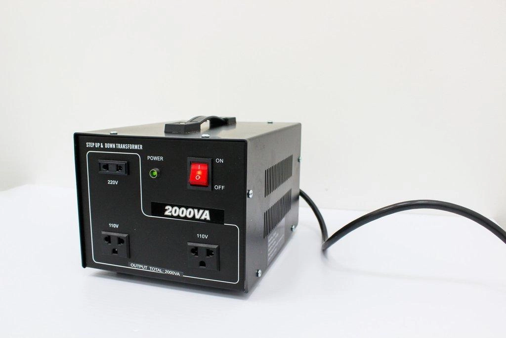 Grainger 30C522 Voltage Converter Transformer 2000W 110-220V 50/60Hz Steel - 3372089