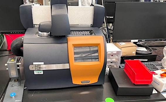 TA/Waters DSC 250 with Sample Press and Chiller