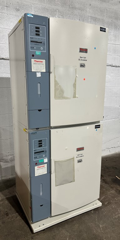 THERMO SCIENTIFIC 3307 CO2 INCUBATOR (2 UNITS) 