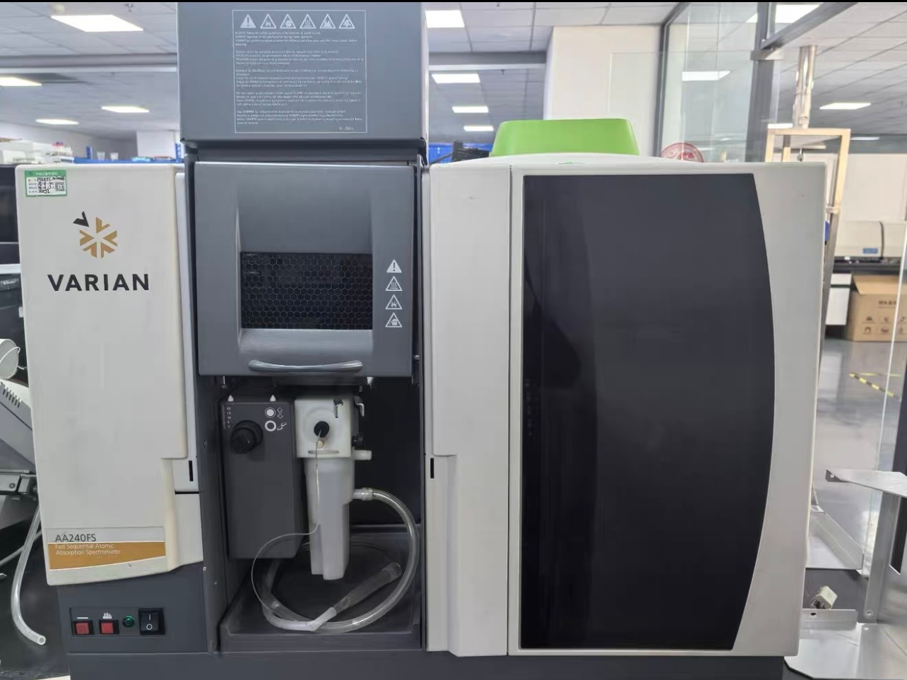 Varian AA240FS FLAME ATOMIC ABSORPTION | LabX.com