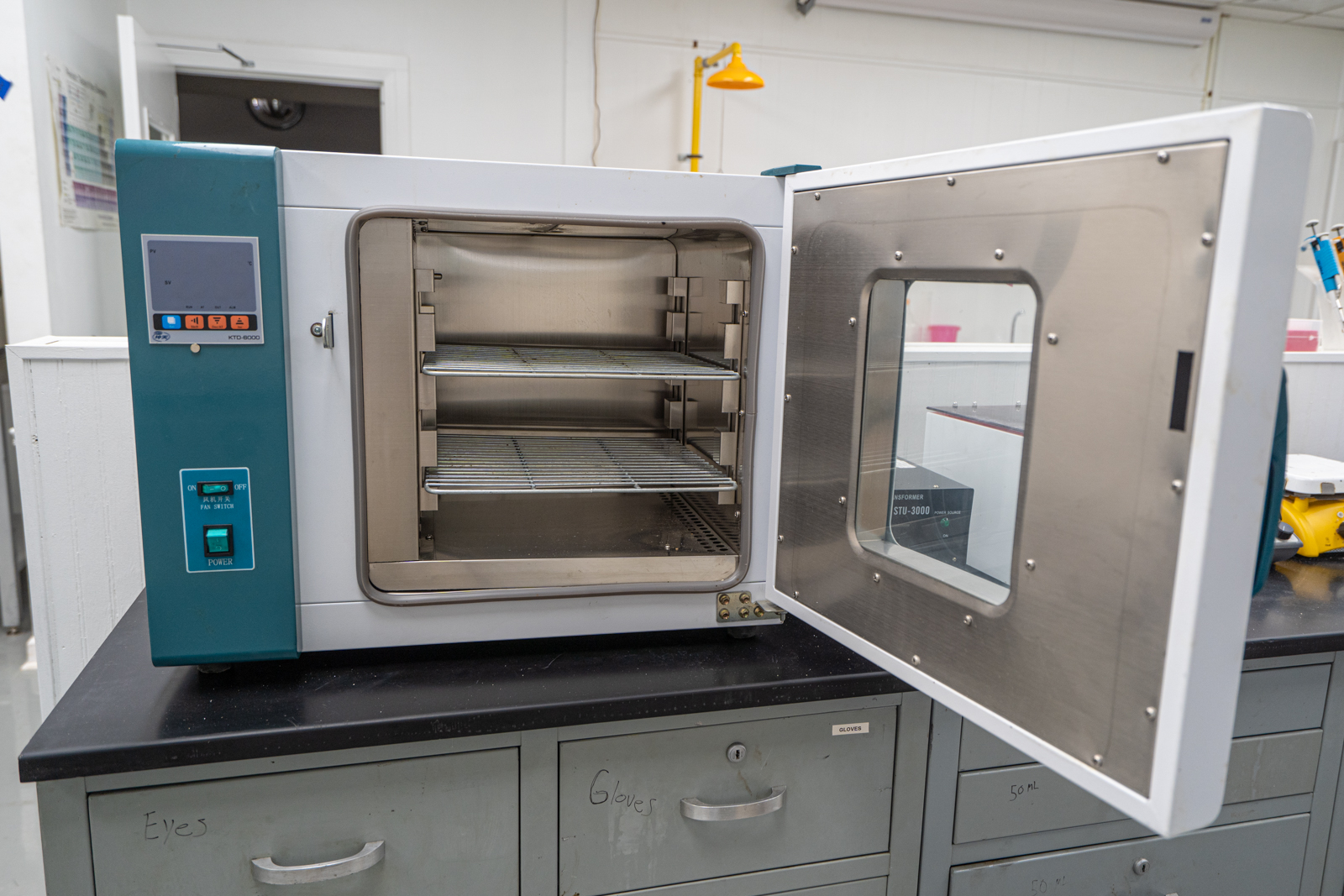 Lab Oven ( Asset # 3122 )