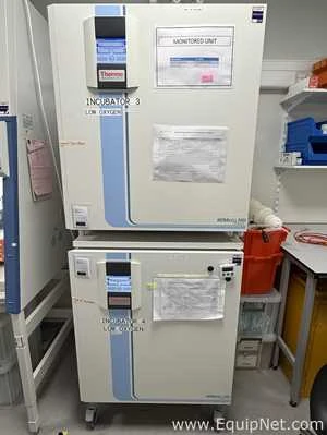Lot 360 Listing# 871626 Lot of 2 Stacked Thermo Scientific HERAcell 240i CO2 Incubators