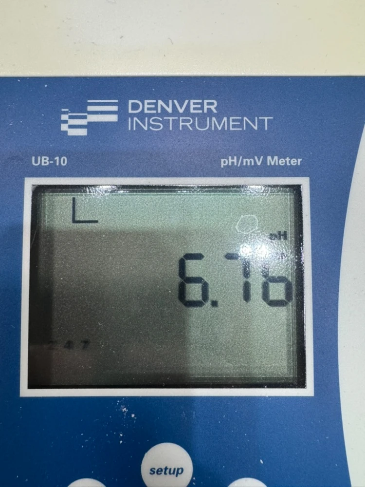 Denver Instruments pH Meter | LabX.com