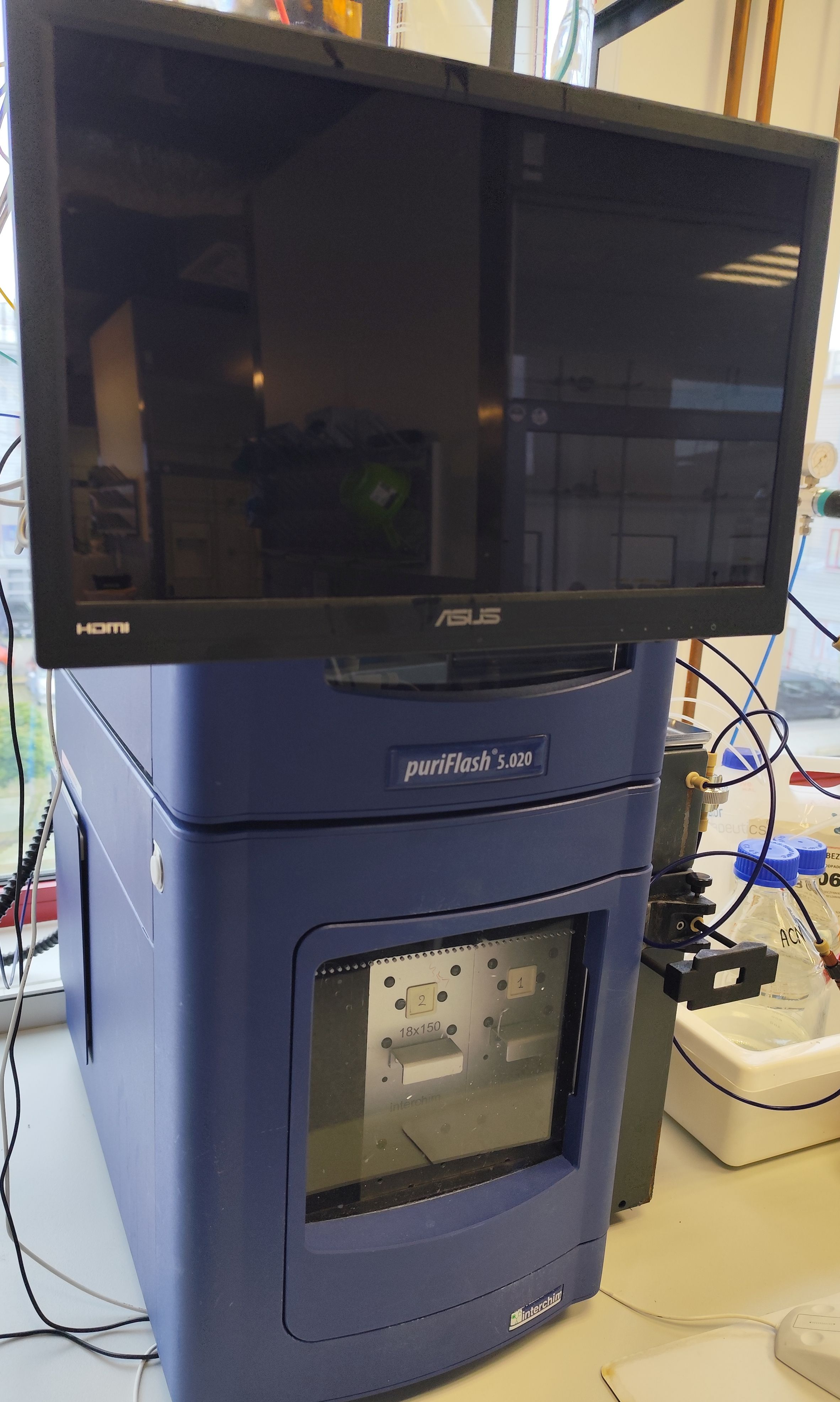 Interchim Puriflash 5.020 flash chromatography system with UV and ELSD detector